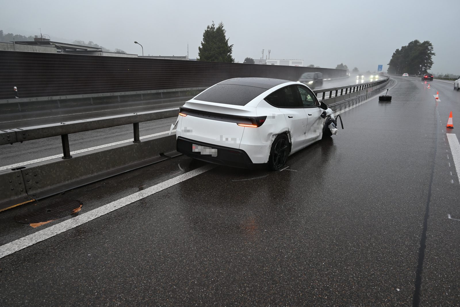 Selbstunfall infolge Aquaplaning