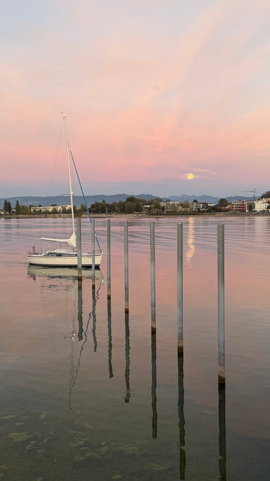 Wenn der Mond den Hafen küsst